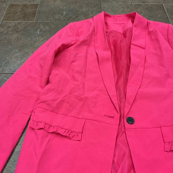 🔥3/$42 with FREE SHIPPING🔥 Women's Pink Blazer - Picture 3 of 4